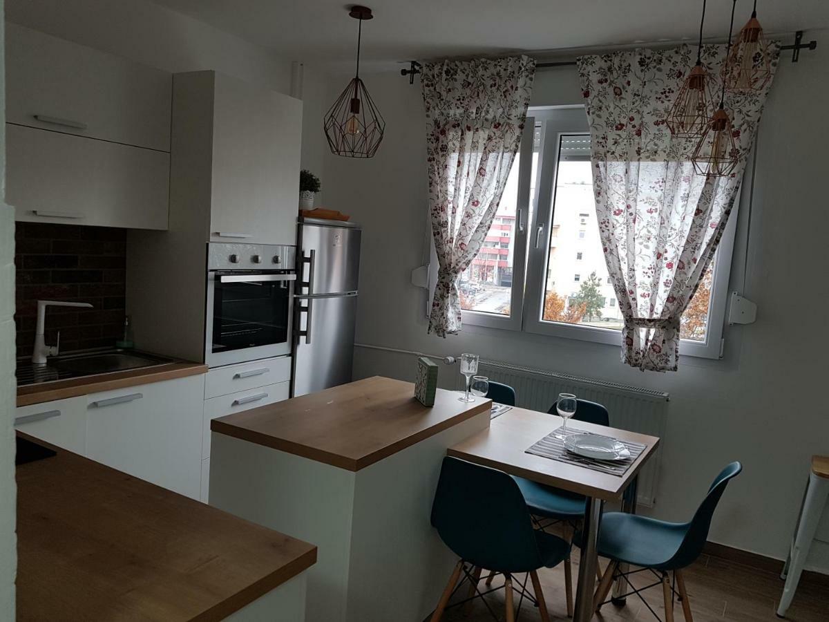 Appartement Apartman Kety à Zagreb Extérieur photo